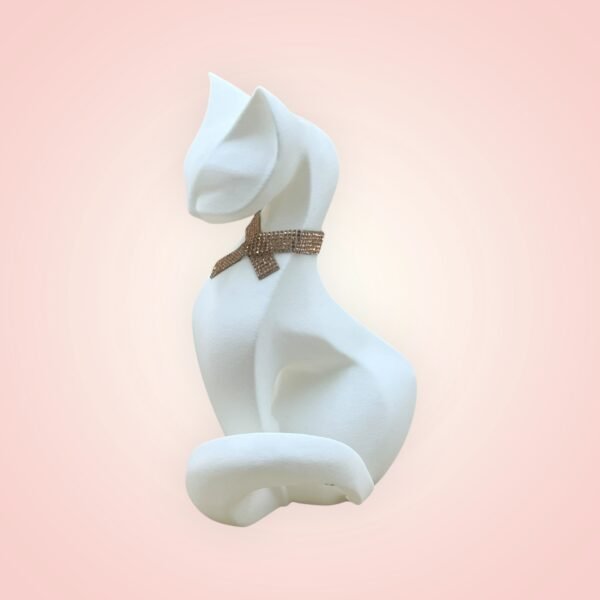 Minimalist 3D-Printed Cat Sculpture with Decorative Collar