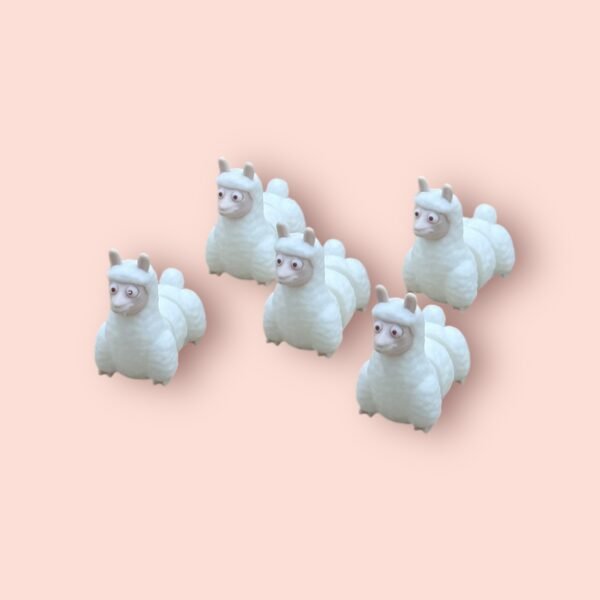 Articulated Segmented Llama Figurine – 3D-Printed Fidget & Desk Décor - Image 2