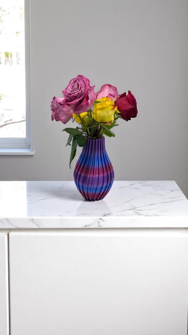 Gradient Spiral Flower Vase - Image 2