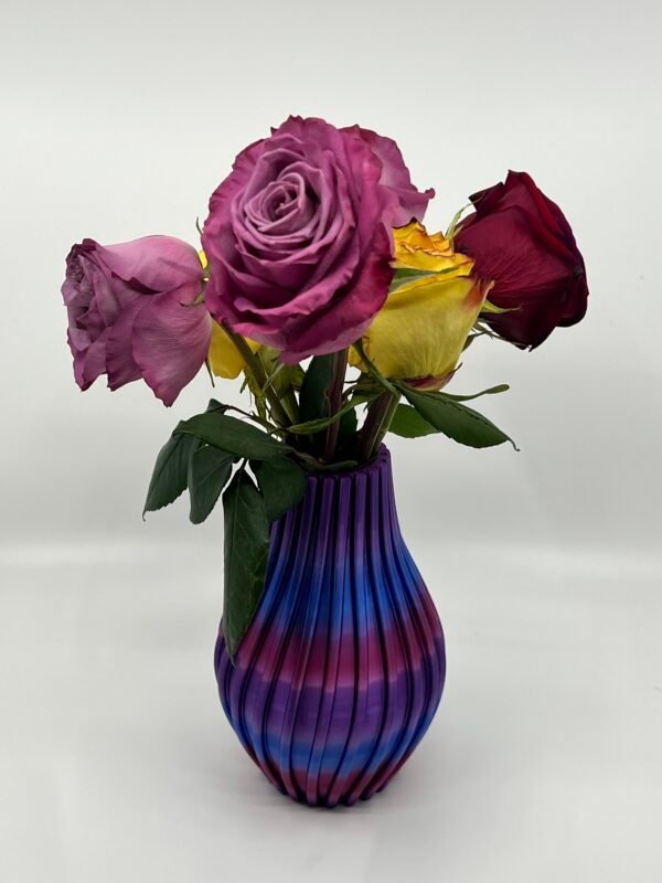 Gradient Spiral Flower Vase