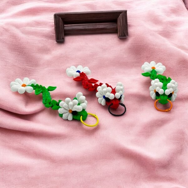 Articulated Daisy Snake Keychain - Image 3