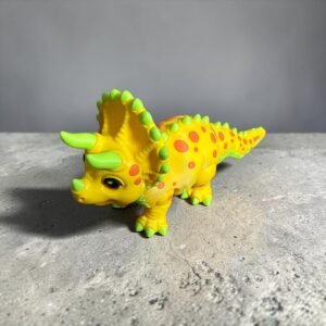 Giant Triceratops Dinosaur
